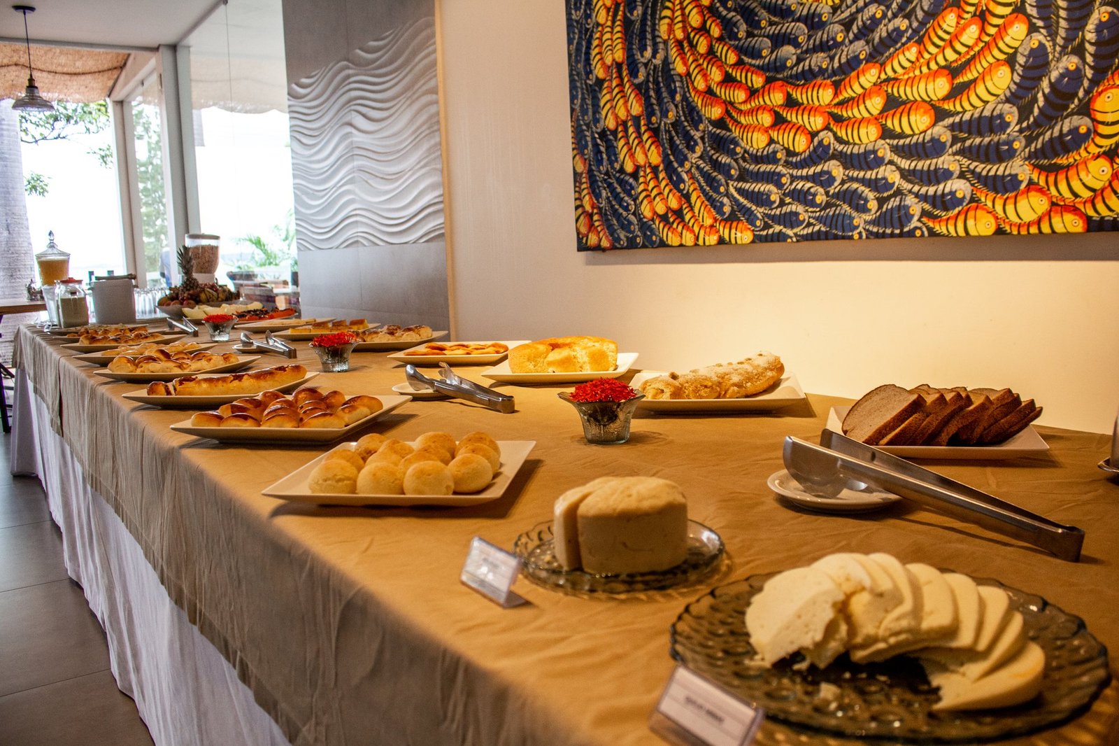 Buffet completo de café da manhã do hotel